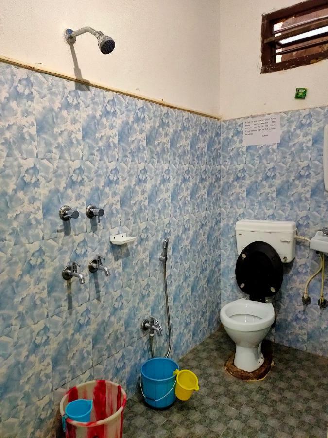 Chandrupal Lodging Guwahati Esterno foto