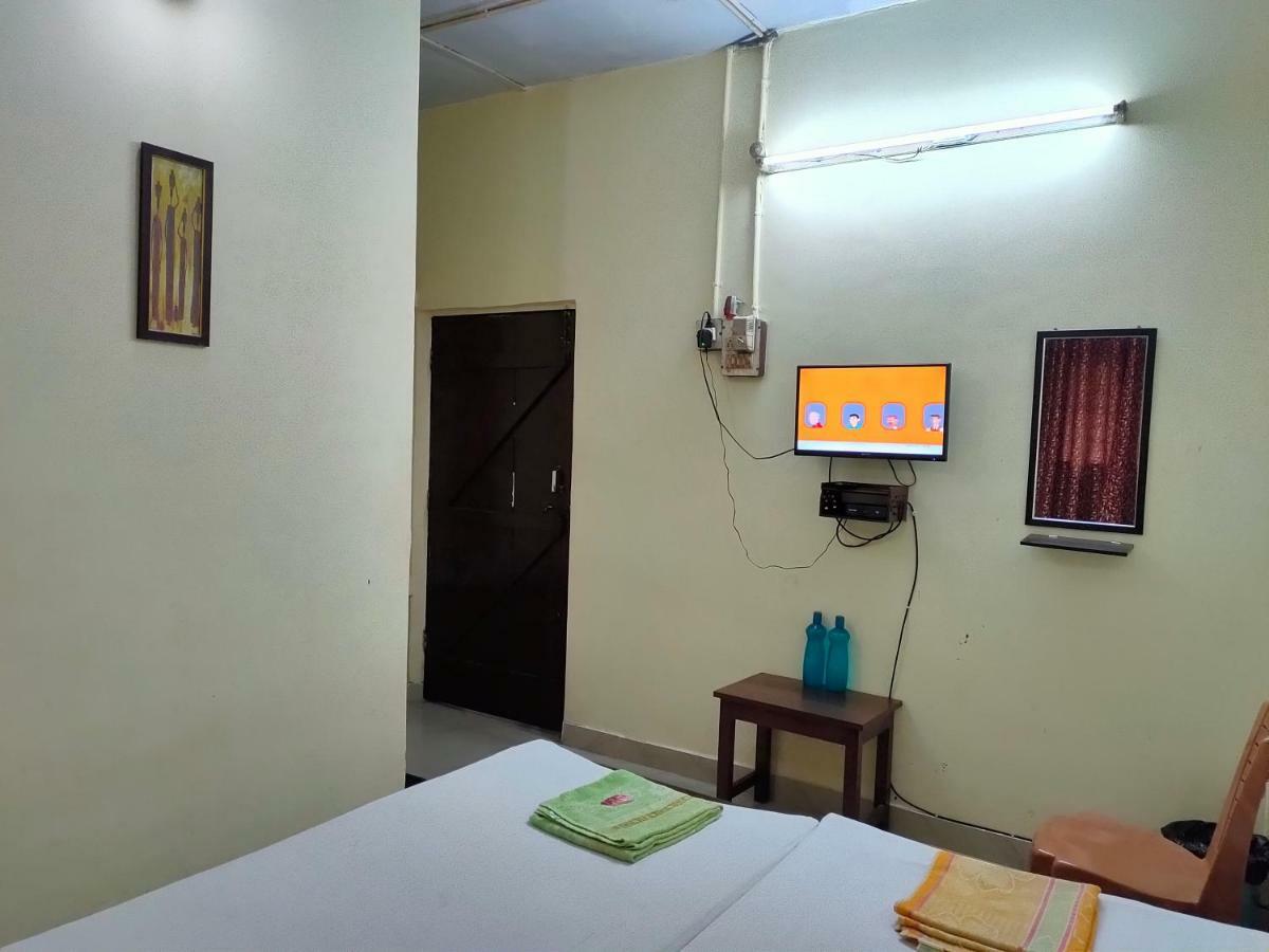Chandrupal Lodging Guwahati Esterno foto