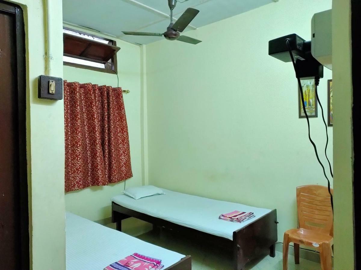Chandrupal Lodging Guwahati Esterno foto