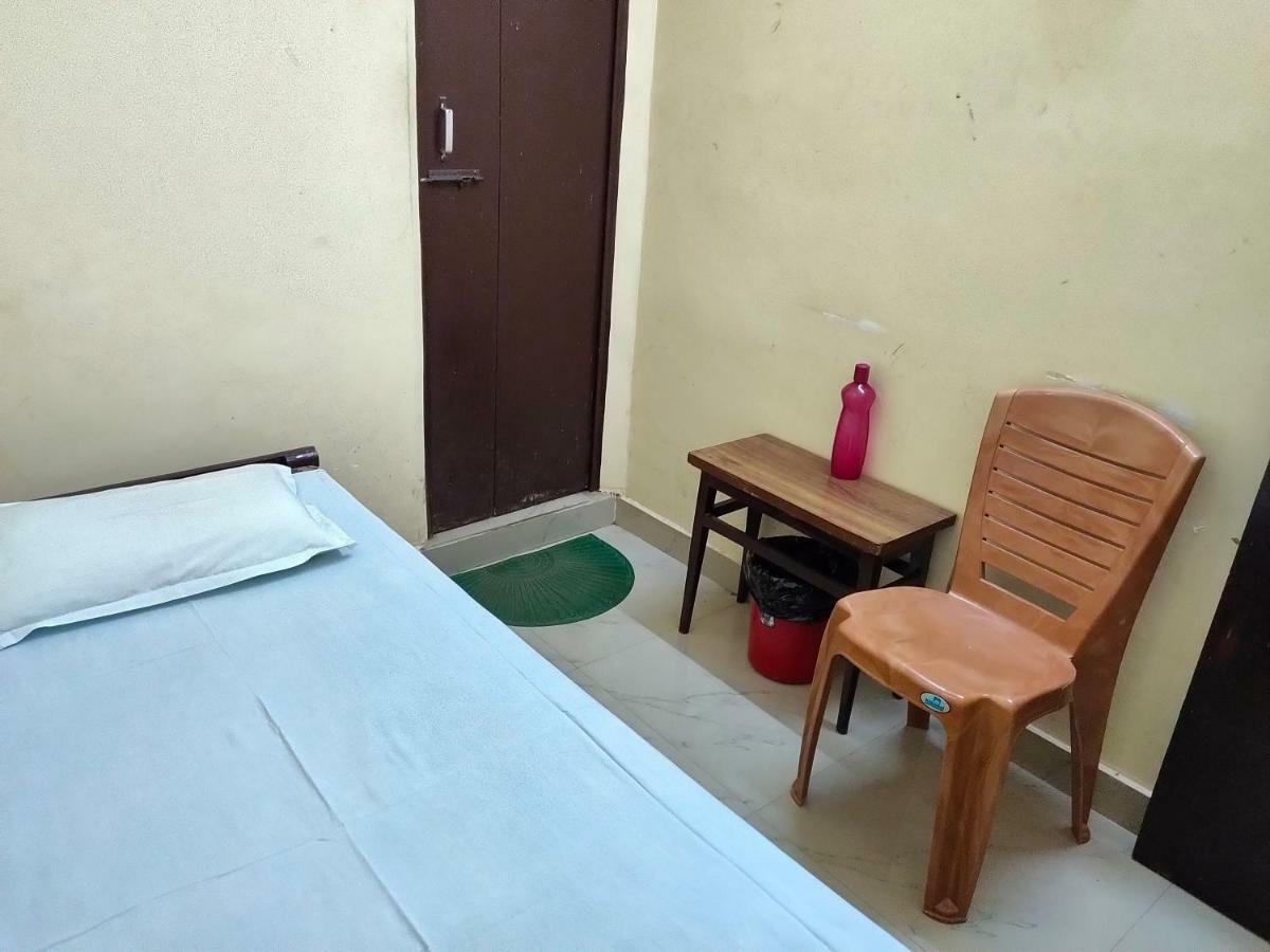 Chandrupal Lodging Guwahati Esterno foto