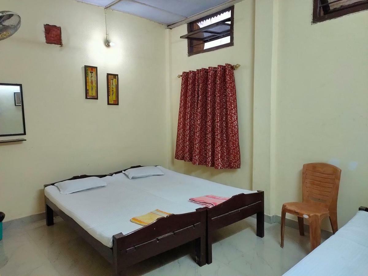 Chandrupal Lodging Guwahati Esterno foto